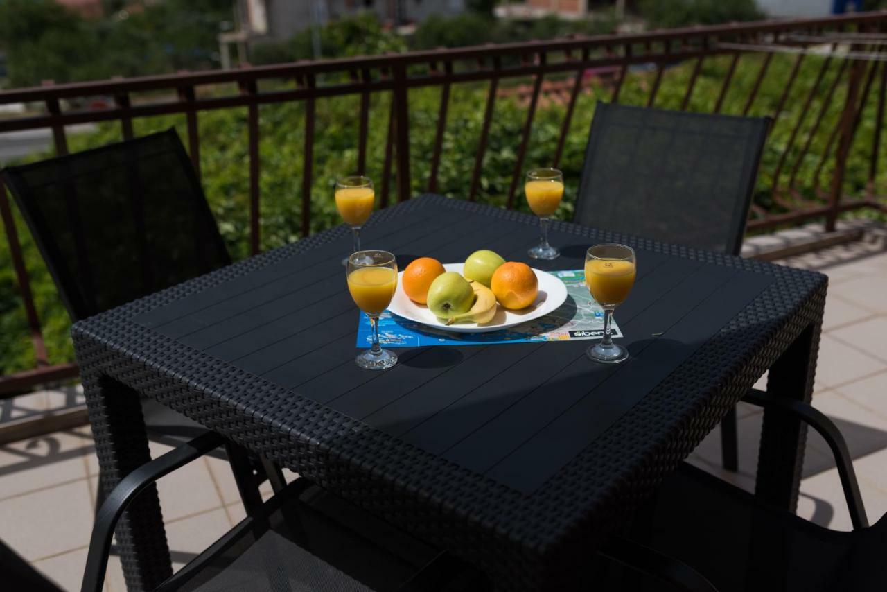 Cozy Apartment Stana In Grebastica 希贝尼克 外观 照片