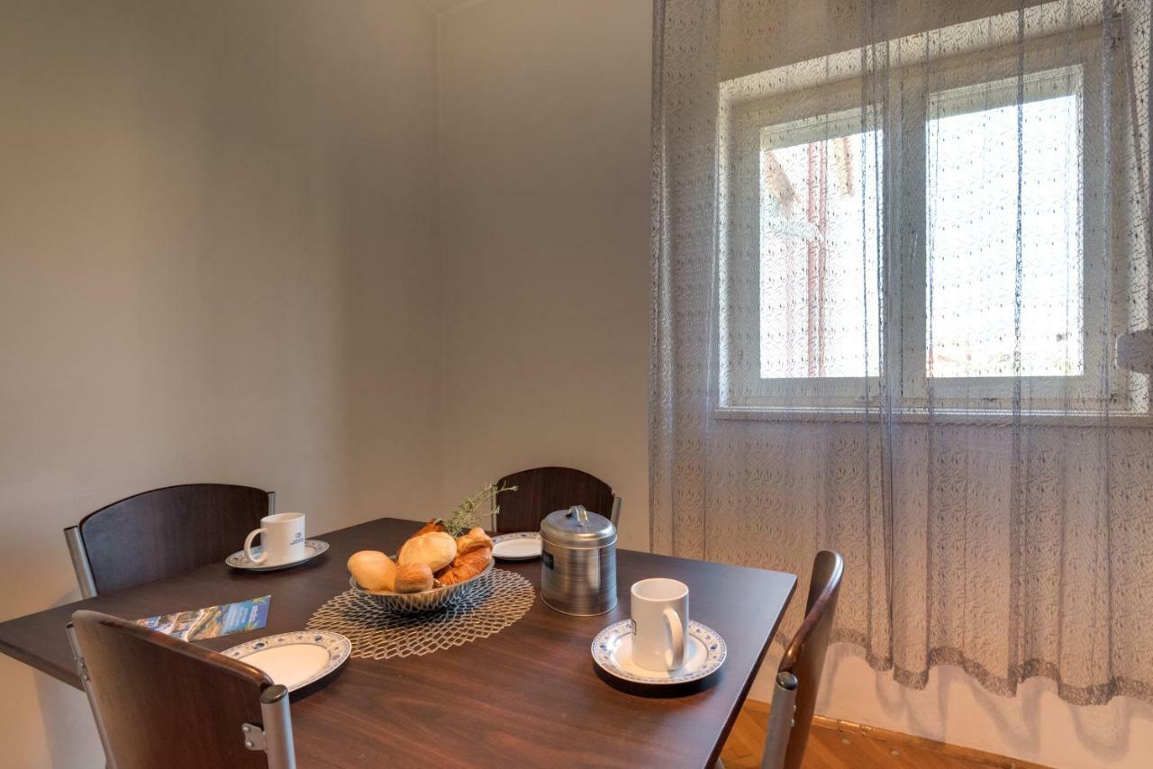 Cozy Apartment Stana In Grebastica 希贝尼克 外观 照片